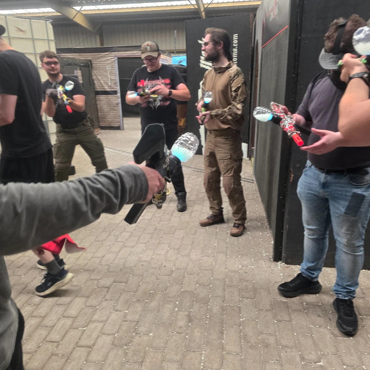 Glow Gel Battle groep bedrijfsuitje